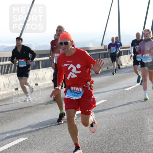 03.10.2026 - Köhlbrandbrückenlauf Strokosch-Dieckow http://msf.ph/oto/10594459 03.10.2026 09:22:41 Position 1 1370, 2211 meine-sportfotos.de