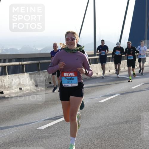 03.10.2026 - Köhlbrandbrückenlauf Strokosch-Dieckow http://msf.ph/oto/10594473 03.10.2026 09:22:42 Position 1 2211 meine-sportfotos.de