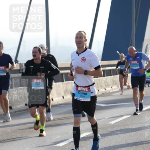 03.10.2026 - Köhlbrandbrückenlauf Strokosch-Dieckow http://msf.ph/oto/10594477 03.10.2026 09:22:45 Position 1 2294 meine-sportfotos.de