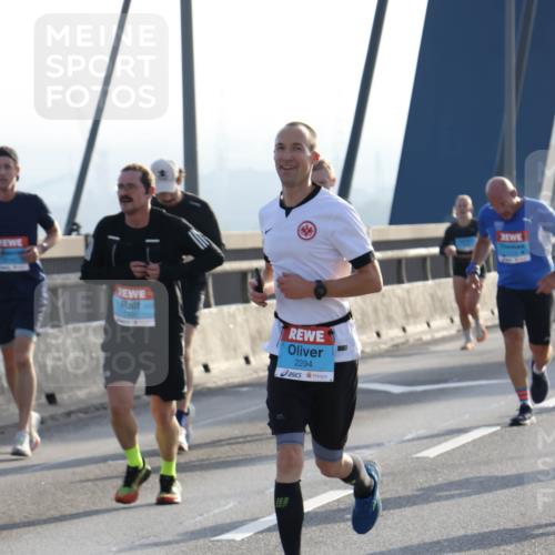 03.10.2026 - Köhlbrandbrückenlauf Strokosch-Dieckow http://msf.ph/oto/10594480 03.10.2026 09:22:45 Position 1 2294 meine-sportfotos.de