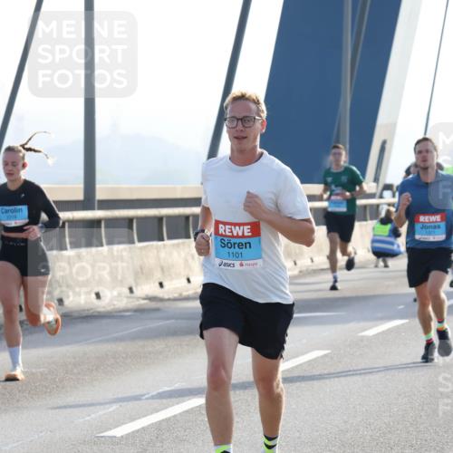 03.10.2026 - Köhlbrandbrückenlauf Strokosch-Dieckow http://msf.ph/oto/10594541 03.10.2026 09:22:52 Position 1 2319, 1101, 1371 meine-sportfotos.de