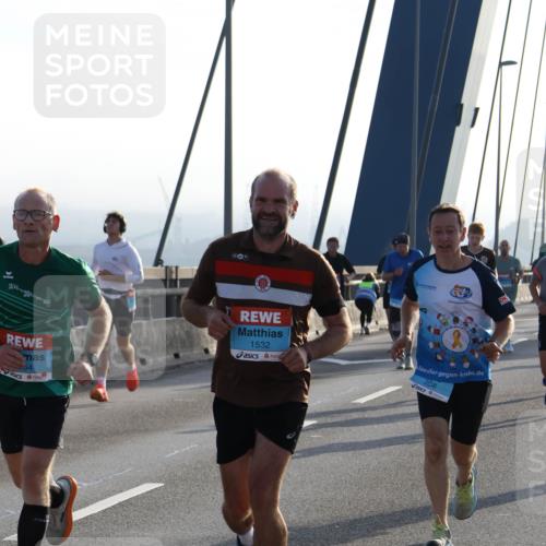 03.10.2026 - Köhlbrandbrückenlauf Strokosch-Dieckow http://msf.ph/oto/10594559 03.10.2026 09:23:02 Position 1 1532, 2058, 54 meine-sportfotos.de