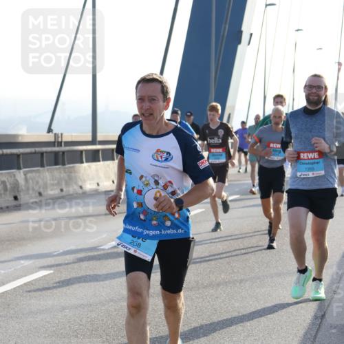 03.10.2026 - Köhlbrandbrückenlauf Strokosch-Dieckow http://msf.ph/oto/10594575 03.10.2026 09:23:04 Position 1 2058, 1355 meine-sportfotos.de