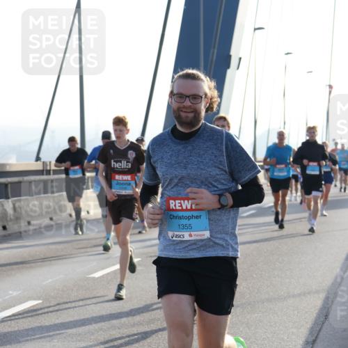 03.10.2026 - Köhlbrandbrückenlauf Strokosch-Dieckow http://msf.ph/oto/10594598 03.10.2026 09:23:05 Position 1 1355 meine-sportfotos.de