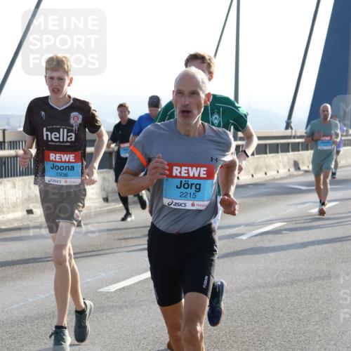 03.10.2026 - Köhlbrandbrückenlauf Strokosch-Dieckow http://msf.ph/oto/10594633 03.10.2026 09:23:07 Position 1 1936, 2215 meine-sportfotos.de