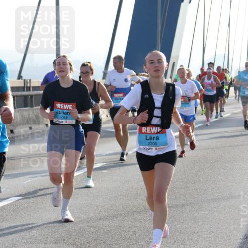 03.10.2026 - Köhlbrandbrückenlauf Strokosch-Dieckow http://msf.ph/oto/10594660 03.10.2026 09:23:13 Position 1 2388, 2300 meine-sportfotos.de