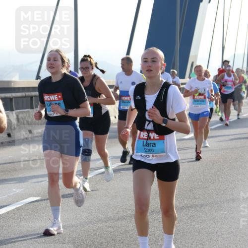 03.10.2026 - Köhlbrandbrückenlauf Strokosch-Dieckow http://msf.ph/oto/10594677 03.10.2026 09:23:13 Position 1 2300 meine-sportfotos.de