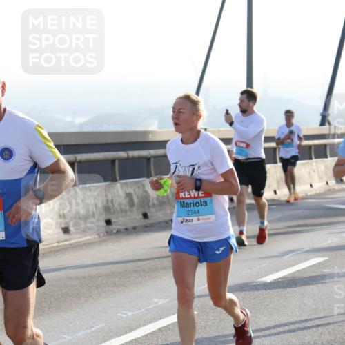 03.10.2026 - Köhlbrandbrückenlauf Strokosch-Dieckow http://msf.ph/oto/10594689 03.10.2026 09:23:17 Position 1 2144 meine-sportfotos.de