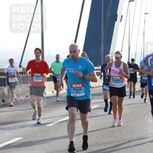 03.10.2026 - Köhlbrandbrückenlauf Strokosch-Dieckow http://msf.ph/oto/10594721 03.10.2026 09:23:20 Position 1 1, 2006, 1179 meine-sportfotos.de