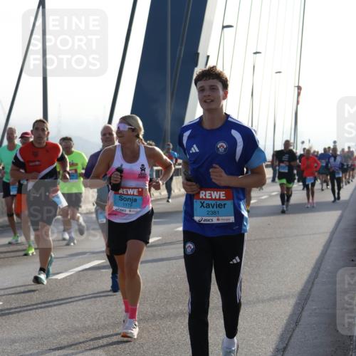 03.10.2026 - Köhlbrandbrückenlauf Strokosch-Dieckow http://msf.ph/oto/10594733 03.10.2026 09:23:22 Position 1 200, 1179, 2381 meine-sportfotos.de