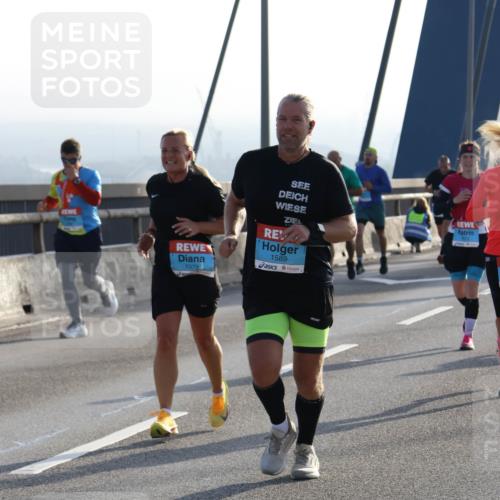 03.10.2026 - Köhlbrandbrückenlauf Strokosch-Dieckow http://msf.ph/oto/10594773 03.10.2026 09:23:30 Position 1 1079, 1589, 12 meine-sportfotos.de