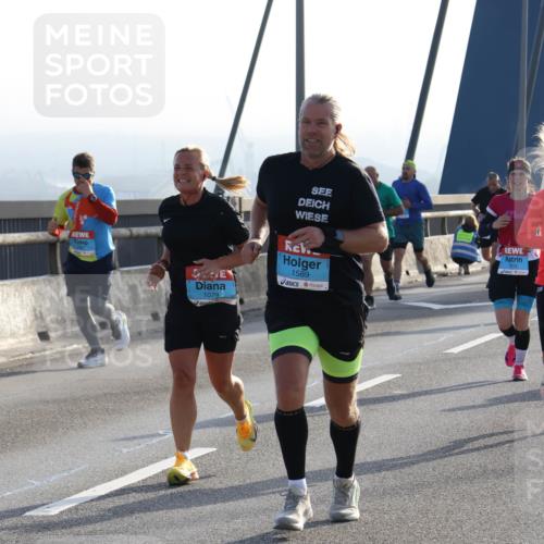 03.10.2026 - Köhlbrandbrückenlauf Strokosch-Dieckow http://msf.ph/oto/10594777 03.10.2026 09:23:31 Position 1 1079, 1589, 1812 meine-sportfotos.de
