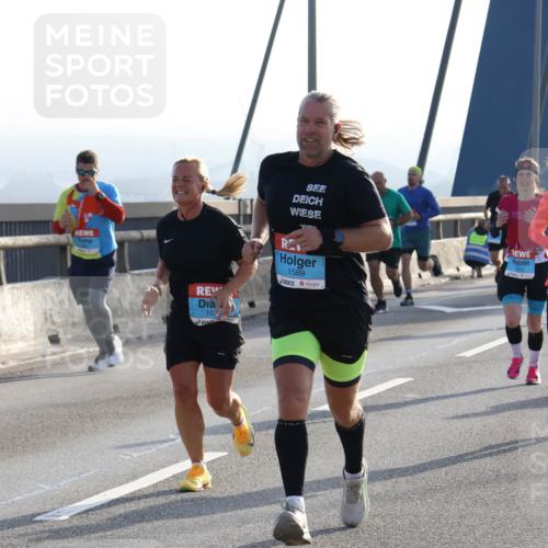 03.10.2026 - Köhlbrandbrückenlauf Strokosch-Dieckow http://msf.ph/oto/10594781 03.10.2026 09:23:31 Position 1 107, 1589 meine-sportfotos.de