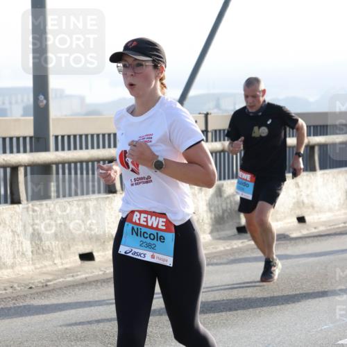 03.10.2026 - Köhlbrandbrückenlauf Strokosch-Dieckow http://msf.ph/oto/10594831 03.10.2026 09:23:38 Position 1 40, 1, 2382 meine-sportfotos.de