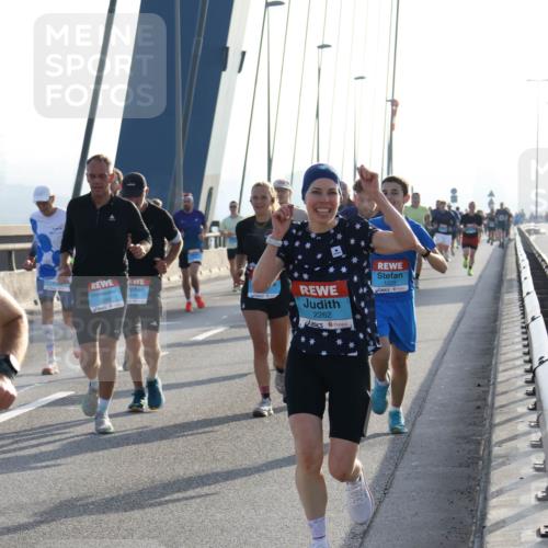 03.10.2026 - Köhlbrandbrückenlauf Strokosch-Dieckow http://msf.ph/oto/10594917 03.10.2026 09:23:53 Position 1 2288, 2262, 1229 meine-sportfotos.de