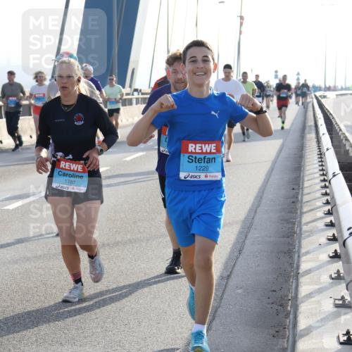 03.10.2026 - Köhlbrandbrückenlauf Strokosch-Dieckow http://msf.ph/oto/10594938 03.10.2026 09:23:56 Position 1 1787, 1229 meine-sportfotos.de