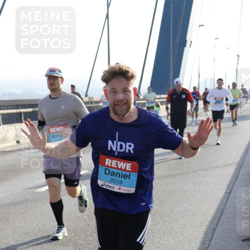 03.10.2026 - Köhlbrandbrückenlauf Strokosch-Dieckow http://msf.ph/oto/10594962 03.10.2026 09:23:58 Position 1 2204, 2018 meine-sportfotos.de