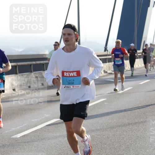 03.10.2026 - Köhlbrandbrückenlauf Strokosch-Dieckow http://msf.ph/oto/10594995 03.10.2026 09:24:02 Position 1 3838 meine-sportfotos.de