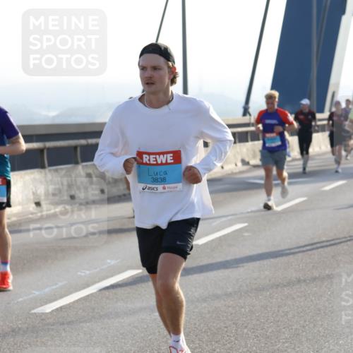 03.10.2026 - Köhlbrandbrückenlauf Strokosch-Dieckow http://msf.ph/oto/10594998 03.10.2026 09:24:02 Position 1 3838 meine-sportfotos.de