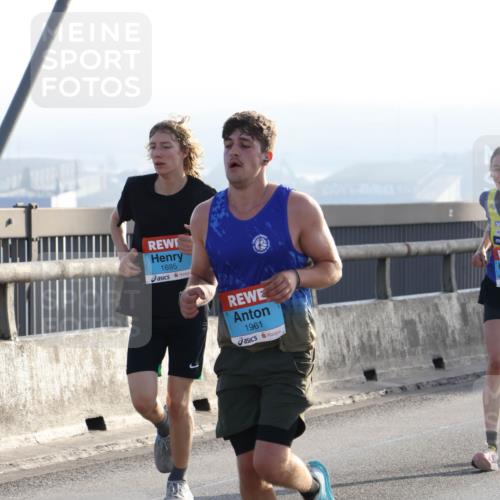 03.10.2026 - Köhlbrandbrückenlauf Strokosch-Dieckow http://msf.ph/oto/10595076 03.10.2026 09:24:22 Position 1 1695, 1961 meine-sportfotos.de