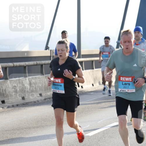 03.10.2026 - Köhlbrandbrückenlauf Strokosch-Dieckow http://msf.ph/oto/10595089 03.10.2026 09:24:24 Position 1 2274, 2617 meine-sportfotos.de