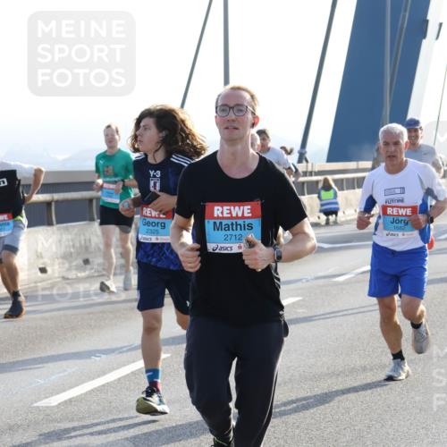 03.10.2026 - Köhlbrandbrückenlauf Strokosch-Dieckow http://msf.ph/oto/10595153 03.10.2026 09:24:33 Position 1 3, 2325, 2712, 1682 meine-sportfotos.de