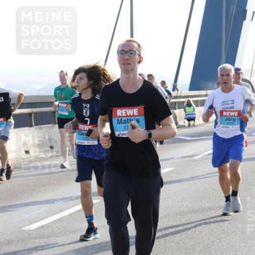 03.10.2026 - Köhlbrandbrückenlauf Strokosch-Dieckow http://msf.ph/oto/10595159 03.10.2026 09:24:34 Position 1 3, 27, 1682, 2325 meine-sportfotos.de