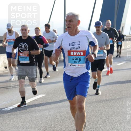 03.10.2026 - Köhlbrandbrückenlauf Strokosch-Dieckow http://msf.ph/oto/10595168 03.10.2026 09:24:35 Position 1 2276, 1682 meine-sportfotos.de