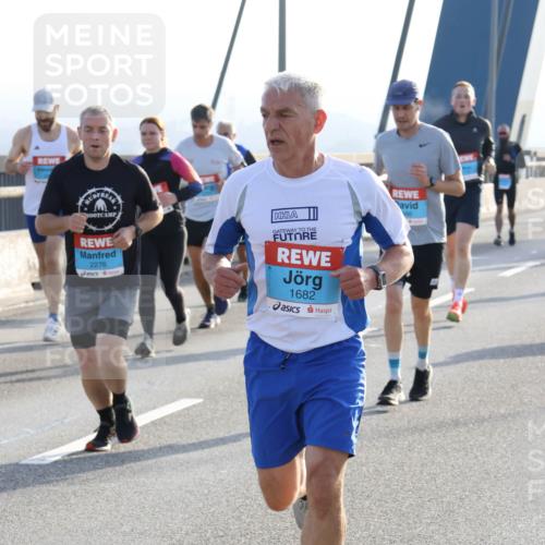 03.10.2026 - Köhlbrandbrückenlauf Strokosch-Dieckow http://msf.ph/oto/10595179 03.10.2026 09:24:35 Position 1 2276, 1682 meine-sportfotos.de