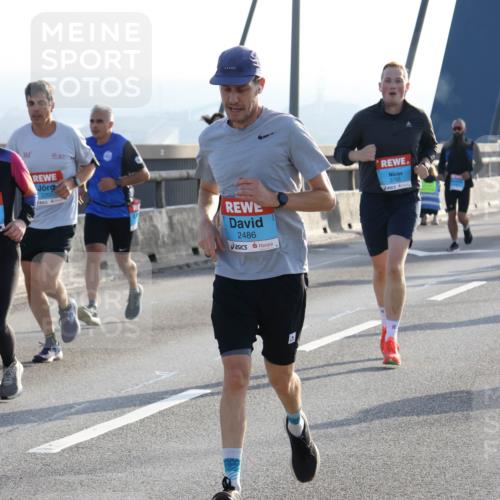 03.10.2026 - Köhlbrandbrückenlauf Strokosch-Dieckow http://msf.ph/oto/10595182 03.10.2026 09:24:37 Position 1 361, 2200, 2486, 3765 meine-sportfotos.de