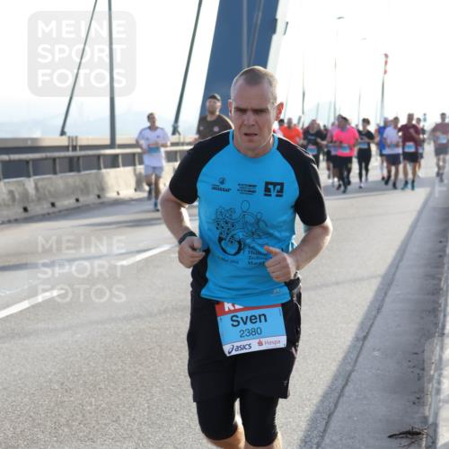 03.10.2026 - Köhlbrandbrückenlauf Strokosch-Dieckow http://msf.ph/oto/10595319 03.10.2026 09:24:51 Position 1 2016, 2380 meine-sportfotos.de