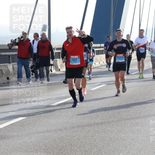 03.10.2026 - Köhlbrandbrückenlauf Strokosch-Dieckow http://msf.ph/oto/10595469 03.10.2026 09:25:16 Position 1 08, 1080, 1776 meine-sportfotos.de