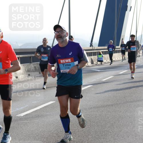 03.10.2026 - Köhlbrandbrückenlauf Strokosch-Dieckow http://msf.ph/oto/10595543 03.10.2026 09:25:30 Position 1 2336 meine-sportfotos.de