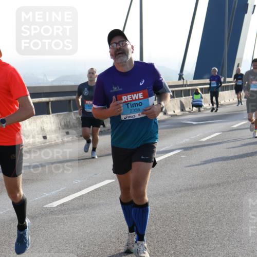 03.10.2026 - Köhlbrandbrückenlauf Strokosch-Dieckow http://msf.ph/oto/10595551 03.10.2026 09:25:30 Position 1 2336 meine-sportfotos.de