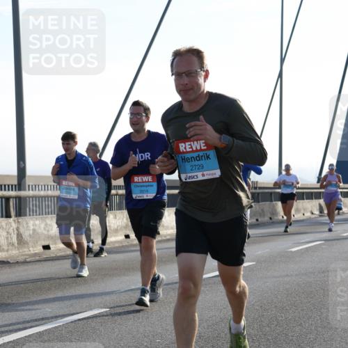 03.10.2026 - Köhlbrandbrückenlauf Strokosch-Dieckow http://msf.ph/oto/10595564 03.10.2026 09:25:46 Position 1 2019, 2729 meine-sportfotos.de