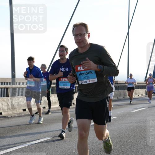 03.10.2026 - Köhlbrandbrückenlauf Strokosch-Dieckow http://msf.ph/oto/10595568 03.10.2026 09:25:46 Position 1 2019, 2729 meine-sportfotos.de