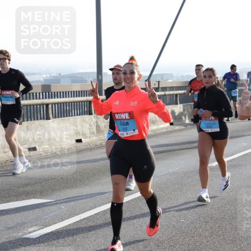 03.10.2026 - Köhlbrandbrückenlauf Strokosch-Dieckow http://msf.ph/oto/10595635 03.10.2026 09:26:06 Position 1 1127, 602, 3828 meine-sportfotos.de