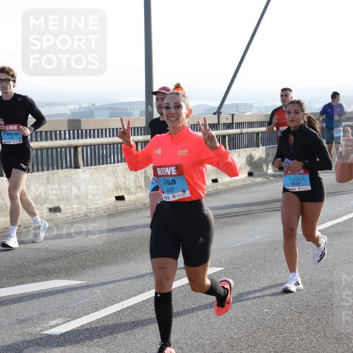 03.10.2026 - Köhlbrandbrückenlauf Strokosch-Dieckow http://msf.ph/oto/10595639 03.10.2026 09:26:06 Position 1 1127, 602, 3828 meine-sportfotos.de