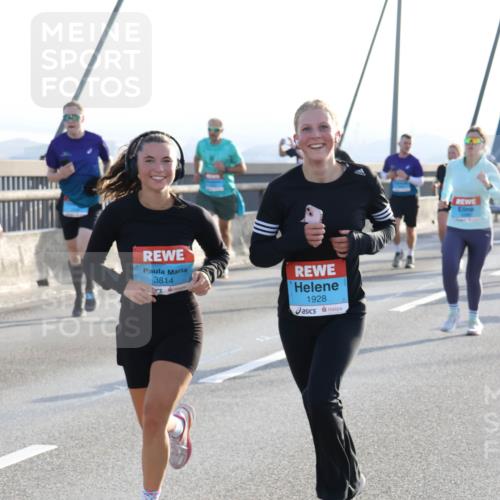 03.10.2026 - Köhlbrandbrückenlauf Strokosch-Dieckow http://msf.ph/oto/10595665 03.10.2026 09:26:12 Position 1 3814, 1928 meine-sportfotos.de