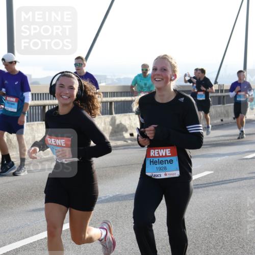 03.10.2026 - Köhlbrandbrückenlauf Strokosch-Dieckow http://msf.ph/oto/10595683 03.10.2026 09:26:12 Position 1 1928 meine-sportfotos.de