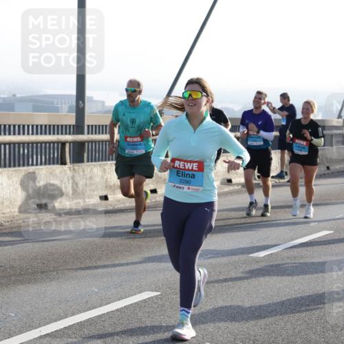 03.10.2026 - Köhlbrandbrückenlauf Strokosch-Dieckow http://msf.ph/oto/10595697 03.10.2026 09:26:15 Position 1 2290 meine-sportfotos.de