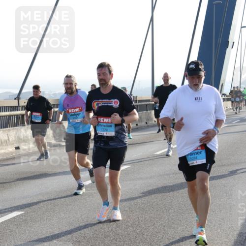 03.10.2026 - Köhlbrandbrückenlauf Strokosch-Dieckow http://msf.ph/oto/10595763 03.10.2026 09:26:23 Position 1 1779, 1034 meine-sportfotos.de