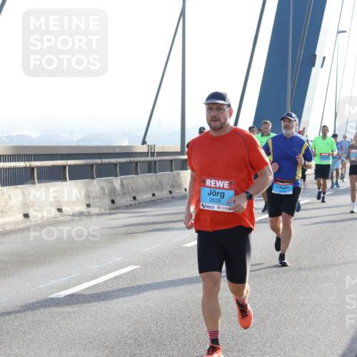 03.10.2026 - Köhlbrandbrückenlauf Strokosch-Dieckow http://msf.ph/oto/10595806 03.10.2026 09:26:31 Position 1 2626 meine-sportfotos.de