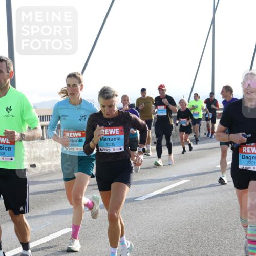 03.10.2026 - Köhlbrandbrückenlauf Strokosch-Dieckow http://msf.ph/oto/10595847 03.10.2026 09:26:38 Position 1 039, 1693, 1205, 2221 meine-sportfotos.de
