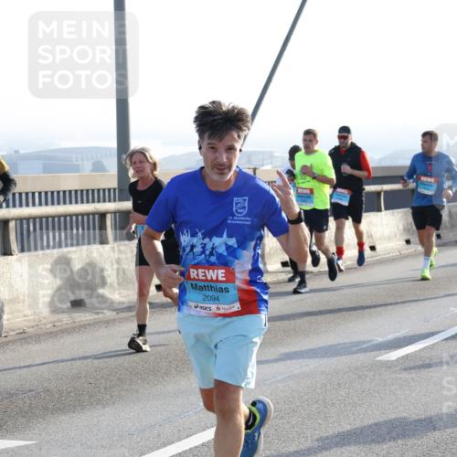 03.10.2026 - Köhlbrandbrückenlauf Strokosch-Dieckow http://msf.ph/oto/10595877 03.10.2026 09:26:42 Position 1 15, 2094 meine-sportfotos.de