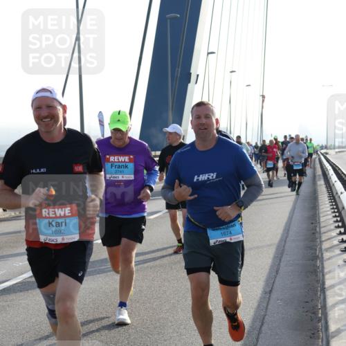 03.10.2026 - Köhlbrandbrückenlauf Strokosch-Dieckow http://msf.ph/oto/10595888 03.10.2026 09:26:46 Position 1 1692, 2741, 1674 meine-sportfotos.de