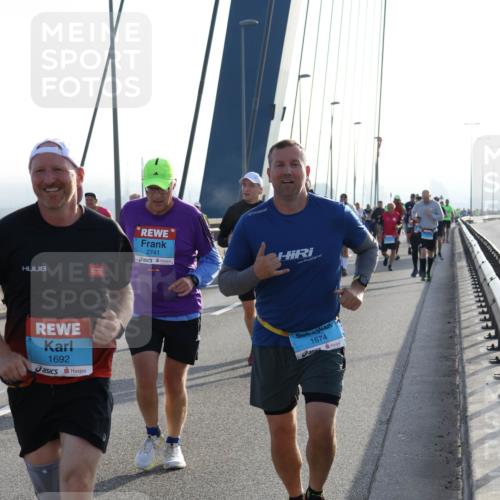 03.10.2026 - Köhlbrandbrückenlauf Strokosch-Dieckow http://msf.ph/oto/10595892 03.10.2026 09:26:46 Position 1 1692, 2741, 1674 meine-sportfotos.de