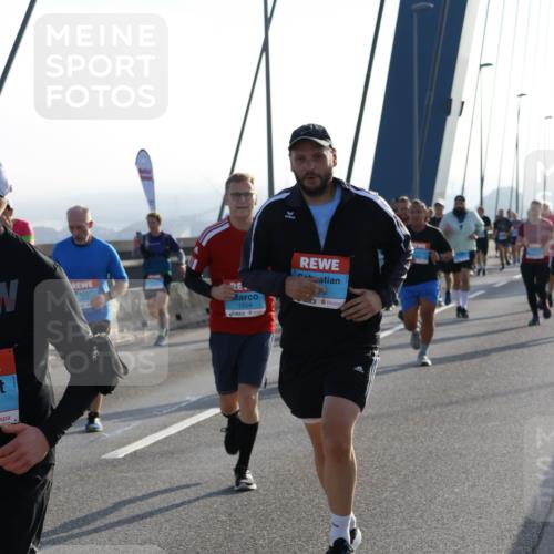 03.10.2026 - Köhlbrandbrückenlauf Strokosch-Dieckow http://msf.ph/oto/10595920 03.10.2026 09:26:49 Position 1 2417, 1554, 2 meine-sportfotos.de