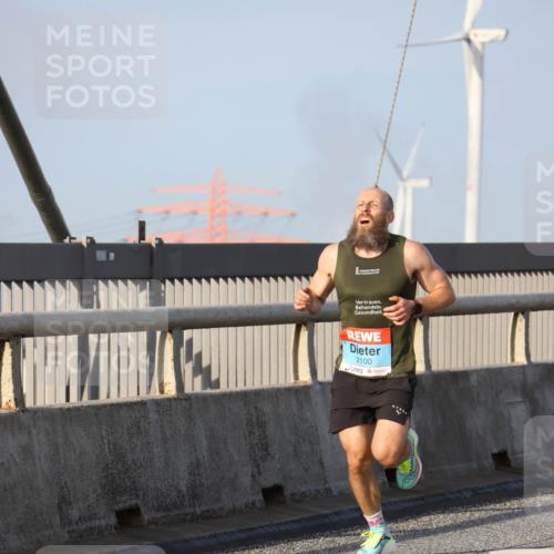 03.10.2026 - Köhlbrandbrückenlauf Strokosch-Dieckow http://msf.ph/oto/10596044 03.10.2026 09:27:24 Position 1 2100 meine-sportfotos.de