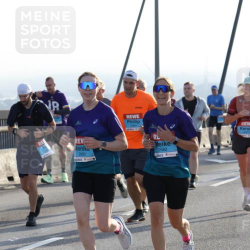 03.10.2026 - Köhlbrandbrückenlauf Strokosch-Dieckow http://msf.ph/oto/10596057 03.10.2026 09:27:35 Position 1 2683, 1504, 2682, 2475 meine-sportfotos.de